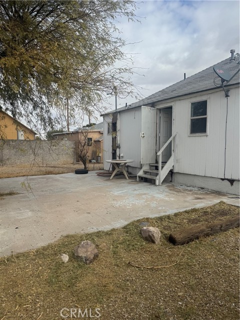 136 N K Street, Needles CA: https://media.crmls.org/medias/2ad66c39-d39e-4392-ac9e-edf62888bfec.jpg