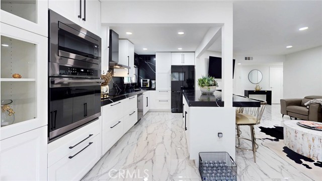 Detail Gallery Image 11 of 52 For 4632 Park Granada #93,  Calabasas,  CA 91302 - 3 Beds | 2 Baths