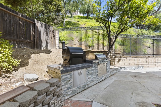 836 Via Alameda, San Dimas CA: https://media.crmls.org/medias/2ad75e3d-29e3-4a66-b359-8acc5a25fd7d.jpg