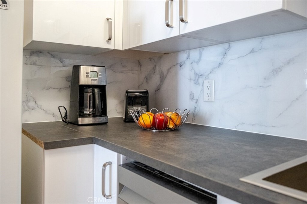 1621 Hotel Circle - photo 7