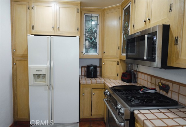 424 W 11th Street, Azusa CA: https://media.crmls.org/medias/2ad77a7f-fba5-4099-9f91-59b642996cad.jpg