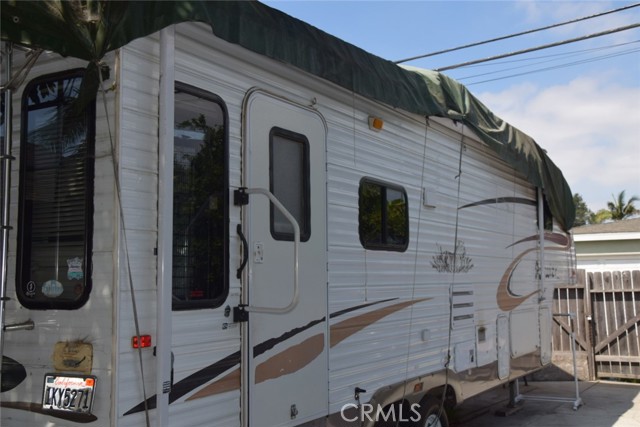 1935 Maine Avenue, Long Beach CA: https://media.crmls.org/medias/2ad87518-80fe-452f-8cda-de308bbbf1ae.jpg