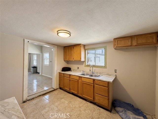 Detail Gallery Image 5 of 23 For 328 N Helena, Ridgecrest,  CA 93555 - 4 Beds | 2 Baths