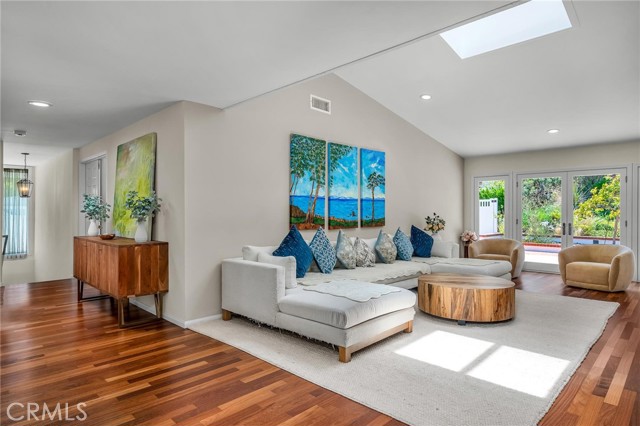 Detail Gallery Image 5 of 34 For 4 Bridlewood Cir, Rolling Hills Estates,  CA 90274 - 3 Beds | 2/1 Baths