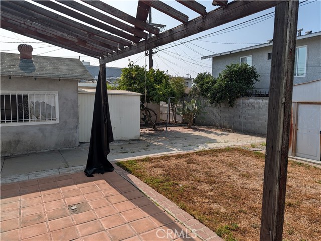 Detail Gallery Image 12 of 33 For 3342 Beswick St, Los Angeles,  CA 90023 - 3 Beds | 2 Baths