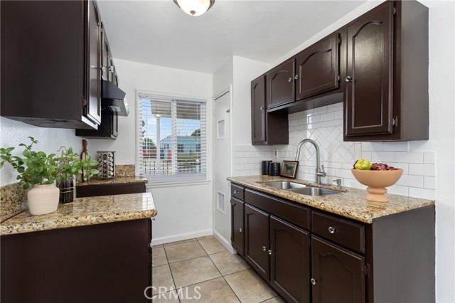 1048 S Record Avenue, East Los Angeles CA: https://media.crmls.org/medias/2adc3d3b-6445-459c-92cf-3bcc5c9d3f18.jpg