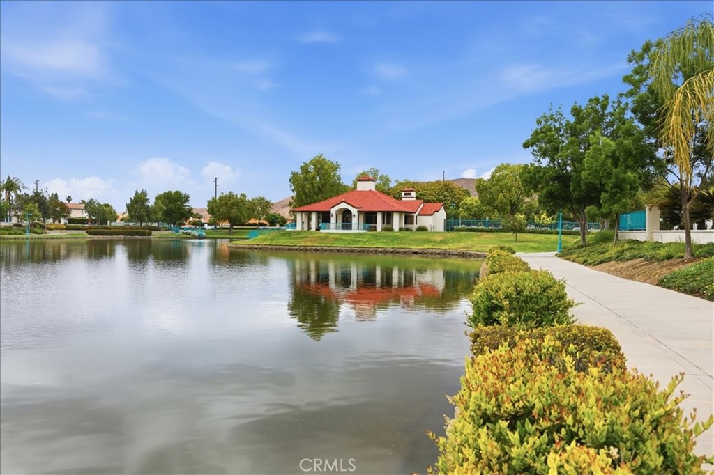 https://media.crmls.org/medias/2adca9cd-3fc5-43ac-8783-b116ebfb0b78.jpg?preset=X-Large