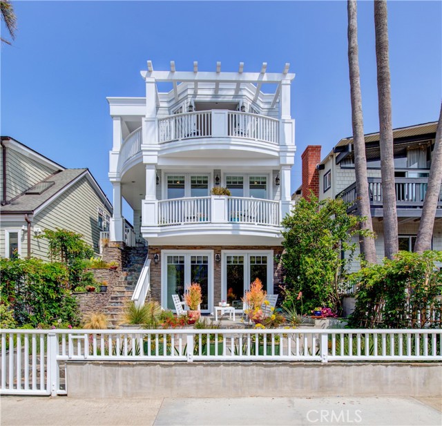 401 10th St, Manhattan Beach, California 90266, 4 Bedrooms Bedrooms, ,3 BathroomsBathrooms,Residential,Sold,10th St,SB22008497