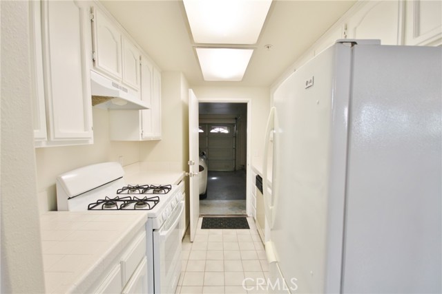 Detail Gallery Image 8 of 26 For 211 E Commonwealth Ave #C,  Alhambra,  CA 91801 - 3 Beds | 2/1 Baths