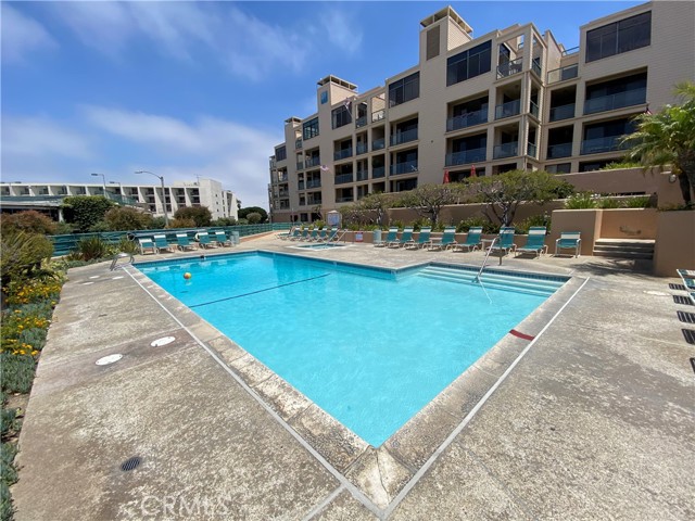 130 The Village, Redondo Beach, California 90277, 2 Bedrooms Bedrooms, ,2 BathroomsBathrooms,Residential,Sold,The Village,SB21232236