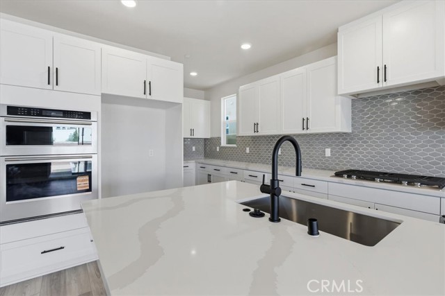 8528 Toyon Street, Chino CA: https://media.crmls.org/medias/2add409d-dfb5-4cc8-bb94-e7b0986b818d.jpg