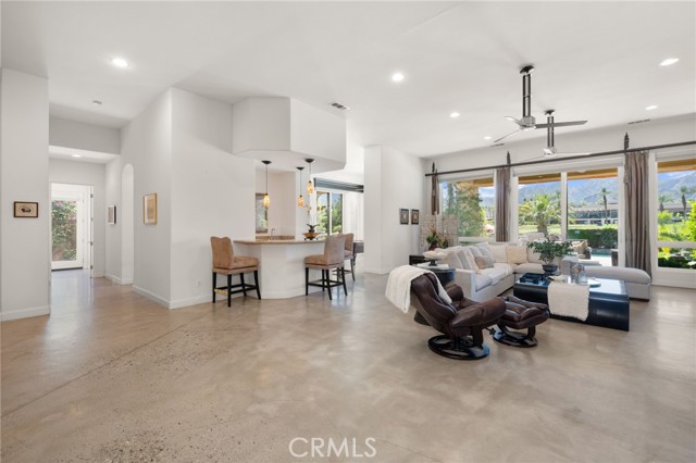56102 Baltusrol, La Quinta CA: https://media.crmls.org/medias/2adda483-f7fe-4f76-beb6-26123e3b4d9e.jpg