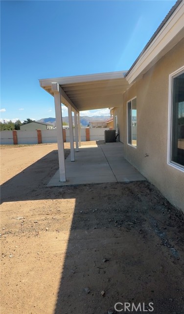 17995 Seaforth Street, Hesperia CA: https://media.crmls.org/medias/2adee22d-67c1-4612-b7e7-2d0a72933700.jpg
