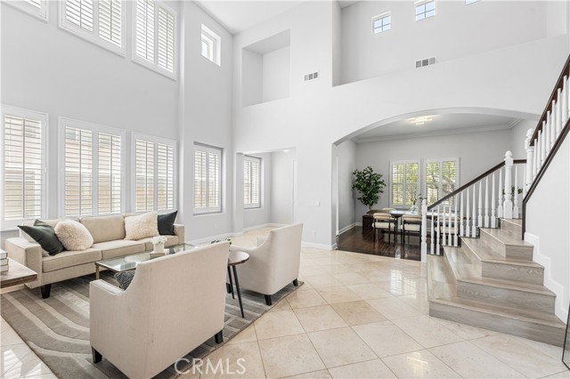 Detail Gallery Image 4 of 54 For 14030 Eaton Hollow Ave, Moorpark,  CA 93021 - 5 Beds | 4 Baths