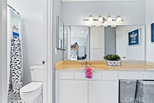 Secondary Full Bathroom with Storage