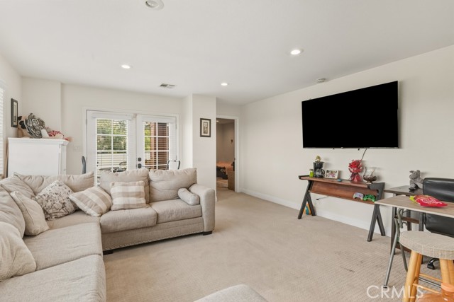 Detail Gallery Image 9 of 14 For 1245 Phillips St, Vista,  CA 92083 - 5 Beds | 4 Baths
