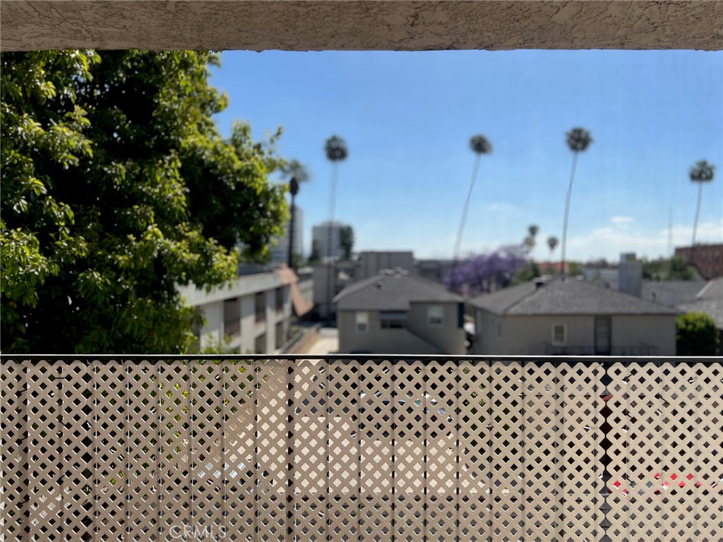 https://media.crmls.org/medias/2ae12c60-030a-466e-be0e-58a1251b9491.jpg?preset=X-Large