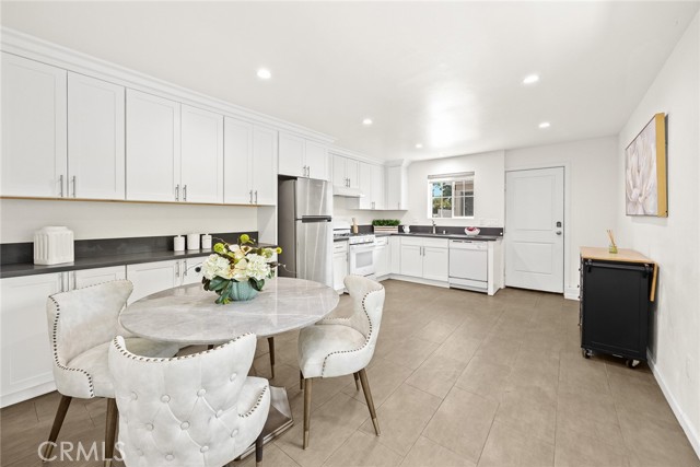 3036 Military Avenue, Los Angeles CA: https://media.crmls.org/medias/2ae14ee4-857a-46a1-a401-a0d1b4ec02a6.jpg