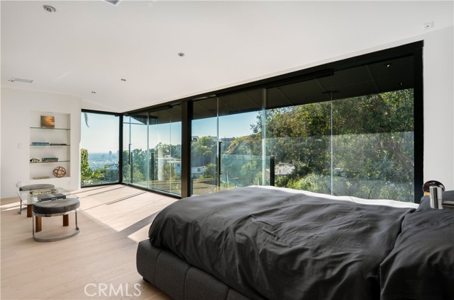 1782 Viewmont Drive, Los Angeles CA: https://media.crmls.org/medias/2ae286ed-a42b-48aa-91e6-7bd378ea8d98.jpg