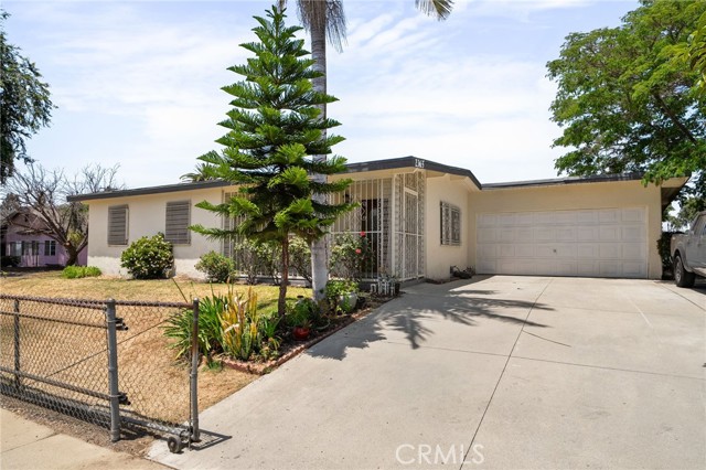 2365 Lovejoy Street, Pomona CA: https://media.crmls.org/medias/2ae2f164-578f-45bd-9c28-0fe22871f4ce.jpg