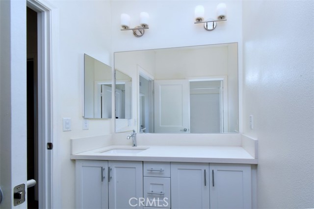 Detail Gallery Image 13 of 31 For 207 Morro Way #3,  Simi Valley,  CA 93065 - 3 Beds | 2/1 Baths