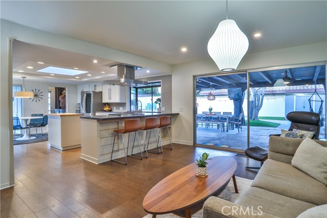 315 Teasdale Drive, Claremont CA: https://media.crmls.org/medias/2ae4c01b-eab3-438e-9ba1-e74d3a401d4d.jpg