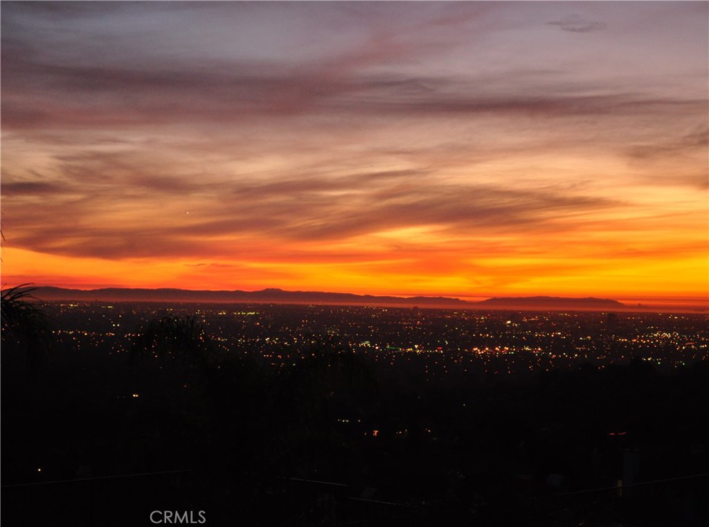 https://media.crmls.org/medias/2ae528ef-eaf5-4ff4-ab60-9c142ef00694.jpg?preset=X-Large