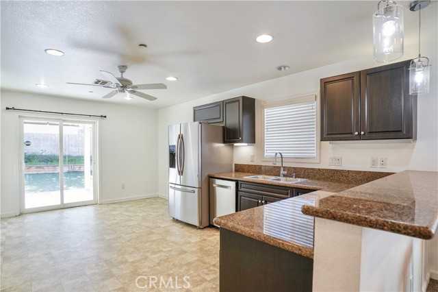 Detail Gallery Image 6 of 27 For 818 E Washington Ave, San Jacinto,  CA 92583 - 3 Beds | 2 Baths