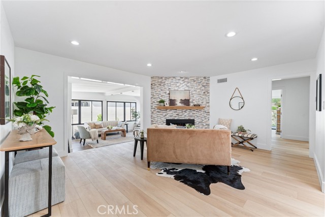 18011 Theodora Drive, Tustin CA: https://media.crmls.org/medias/2ae6b086-98a5-4631-b6c6-d9dba97dfbe5.jpg