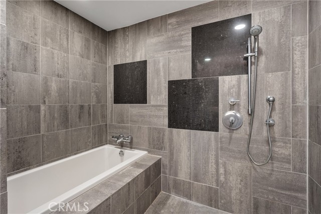 3785 Wilshire Boulevard, Los Angeles CA: https://media.crmls.org/medias/2ae6fa09-1dd5-4aba-a60e-86db344b3001.jpg