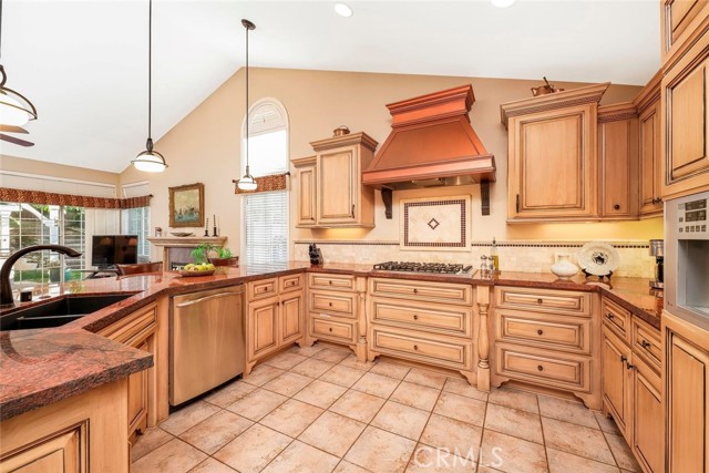 5618 Gardendale Lane, Palmdale CA: https://media.crmls.org/medias/2ae7135d-7e58-488e-a01f-6183ce7c78e4.jpg