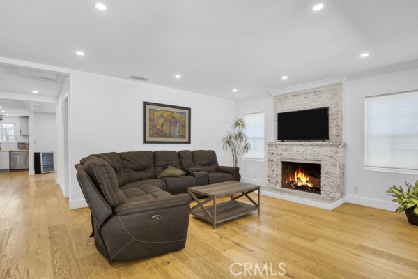Front Image Thumbnail for CRSR26106417