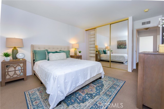 Detail Gallery Image 12 of 26 For 6500 Tampa Ave #1,  Reseda,  CA 91335 - 4 Beds | 2 Baths