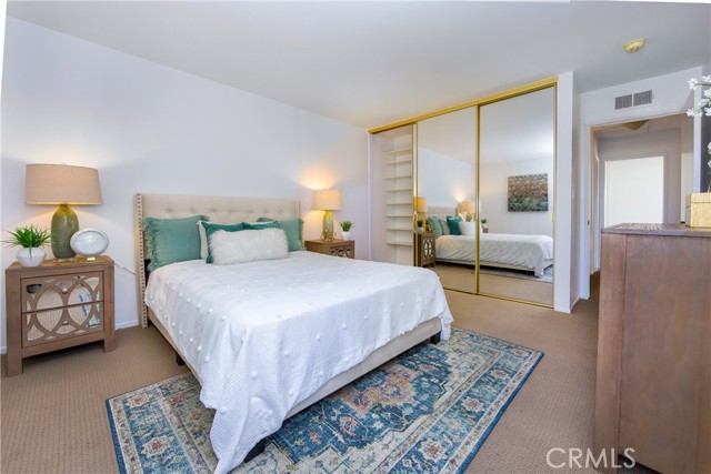 Detail Gallery Image 12 of 26 For 6500 Tampa Ave #1,  Reseda,  CA 91335 - 4 Beds | 2 Baths