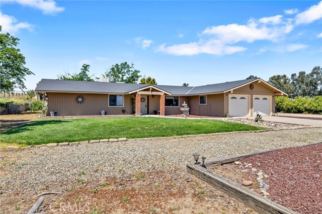 Detail Gallery Image 3 of 37 For 14260 Road 36, Madera,  CA 93636 - 3 Beds | 2 Baths