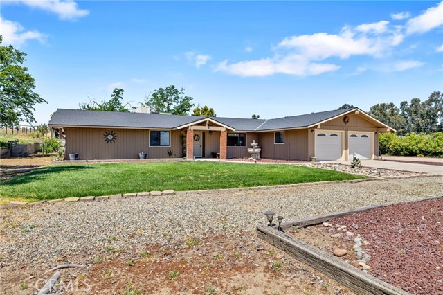 Detail Gallery Image 3 of 37 For 14260 Road 36, Madera,  CA 93636 - 3 Beds | 2 Baths