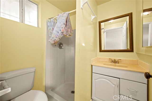 Detail Gallery Image 20 of 41 For 818 W 65th, Los Angeles,  CA 90044 - – Beds | – Baths