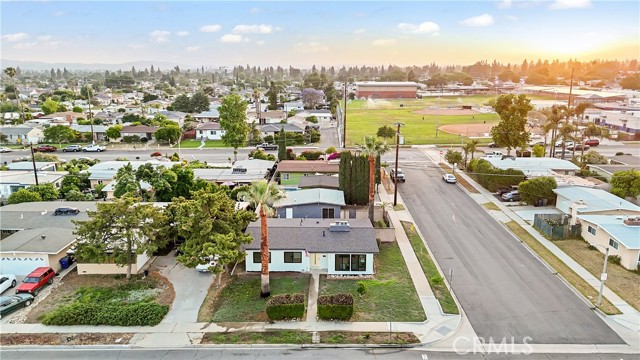 957 N Jasmine Avenue, Ontario CA: https://media.crmls.org/medias/2ae902ed-9686-474f-b627-10a01411dc16.jpg