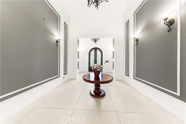 Detail Gallery Image 4 of 53 For 11218 Camarillo St #404,  Toluca Lake,  CA 91602 - 3 Beds | 3 Baths