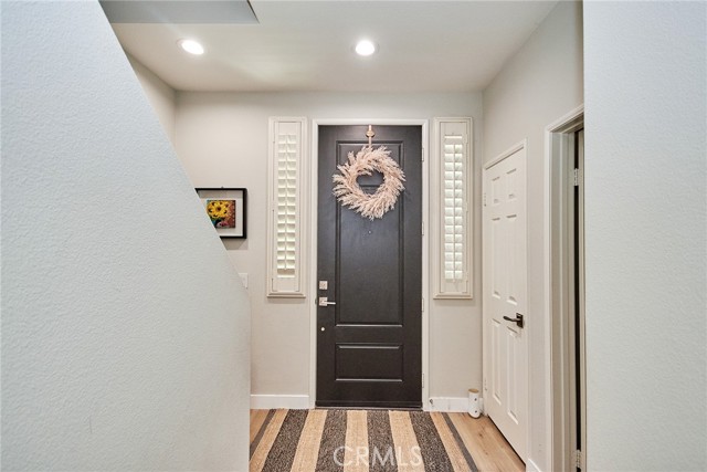 Detail Gallery Image 4 of 32 For 89 Liberty St, Tustin,  CA 92782 - 3 Beds | 3/1 Baths