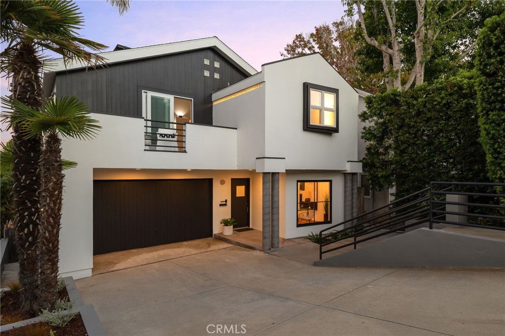 2704 Laurel Avenue, Manhattan Beach, CA 90266