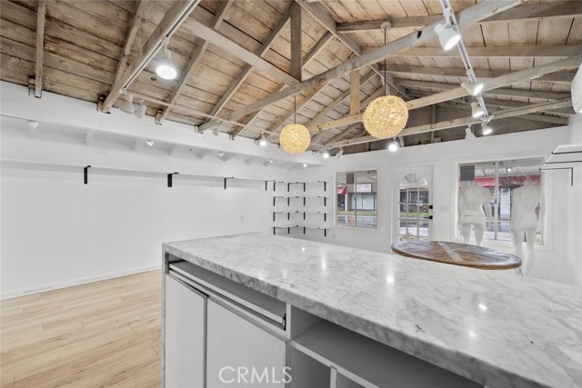 4913 Topanga Canyon Boulevard, Woodland Hills (los Angeles), California 91364, ,Commercial Lease,For Rent,4913 Topanga Canyon Boulevard,CRSR25042493