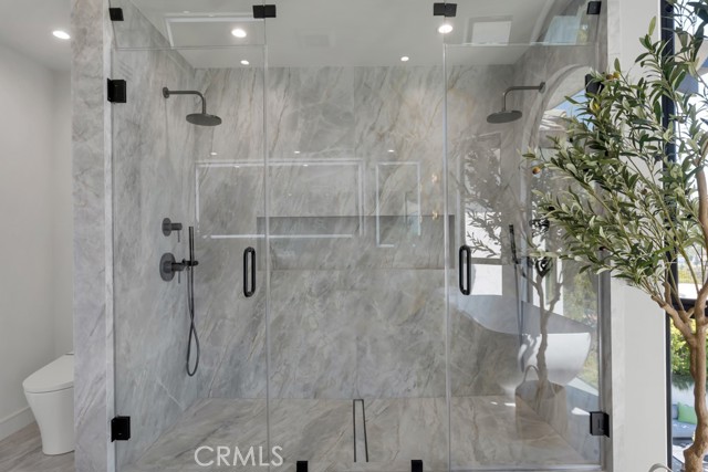 Detail Gallery Image 10 of 40 For 4015 Clarinda Dr, Tarzana,  CA 91356 - 5 Beds | 4 Baths