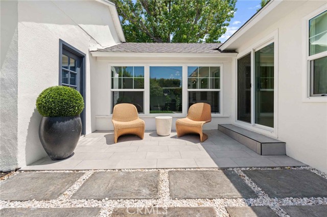3170 Corinth Avenue, Los Angeles CA: https://media.crmls.org/medias/2aec156e-8498-4252-b2d8-5c60f617de07.jpg