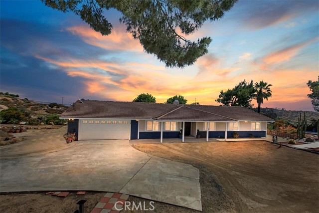 21208 Via Liago, Lake Mathews, CA 92570