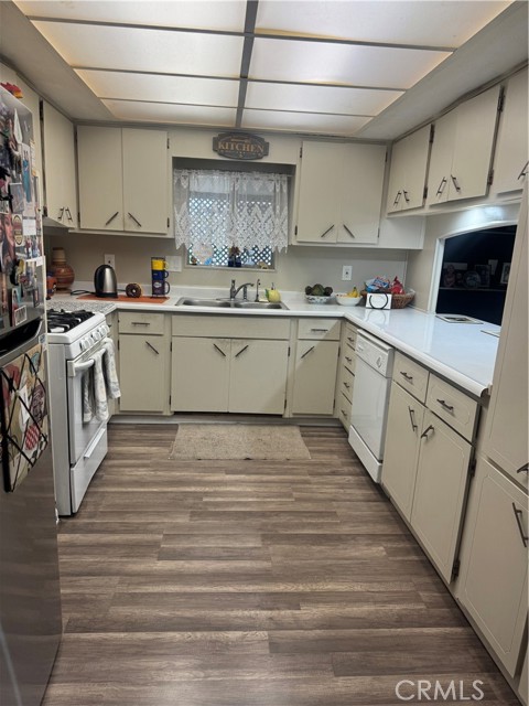 Detail Gallery Image 32 of 48 For 12700 Elliott Ave #406,  El Monte,  CA 91732 - 3 Beds | 2 Baths