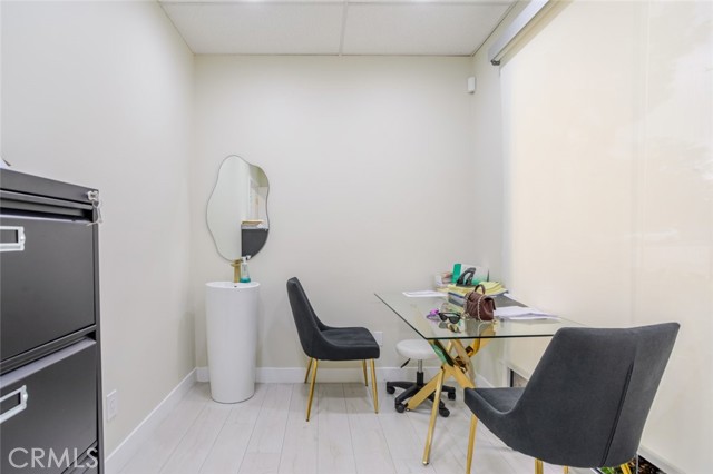  Commercial for Sale in Encino, California