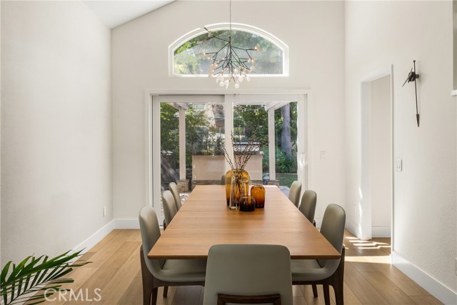 5 Bergamo, Irvine CA: https://media.crmls.org/medias/2aee4d08-faf8-41a8-9148-8db398f0589a.jpg