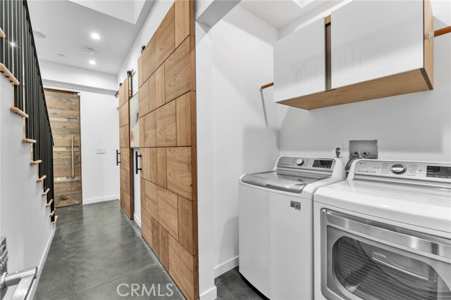 Detail Gallery Image 4 of 27 For 11341 Pearl St, Los Angeles,  CA 90064 - 4 Beds | 4/1 Baths