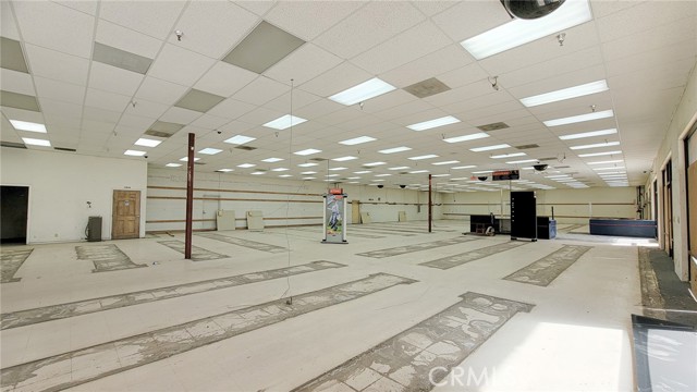  Commercial for Sale in Phelan, California